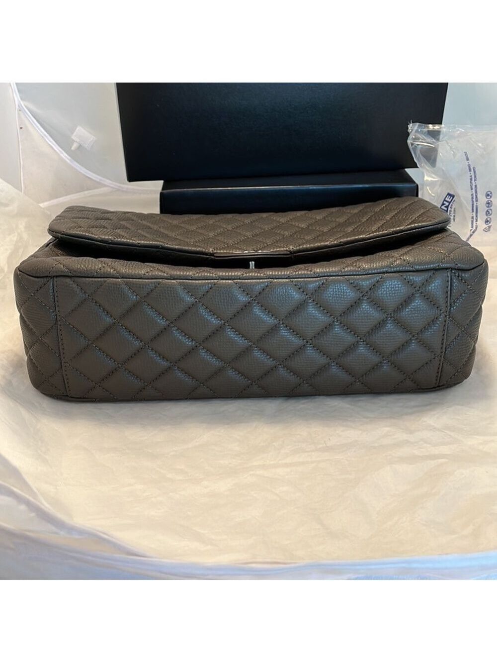 CHANEL XXL Jumbo Classic Flap Bag - Picture 5 of 16